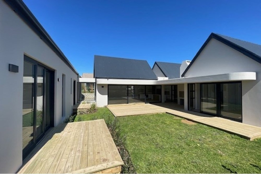 4 Bedroom Property for Sale in Baron View Western Cape